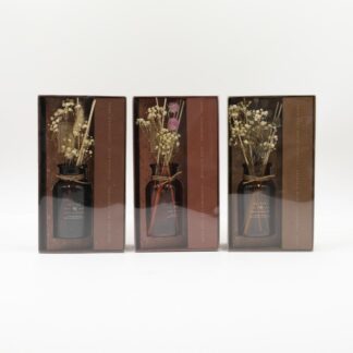 Recipiente de vidrio con flores