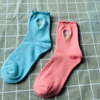 Medias para mujer bordadas