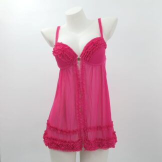 Camisón de encaje con broche en el frente