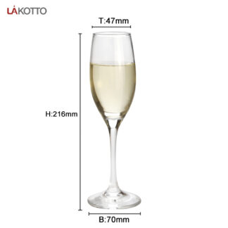 Copa de champán transparente con forma de tulipán