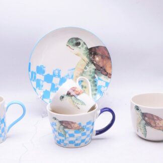 Tazas y platos de cerámicas